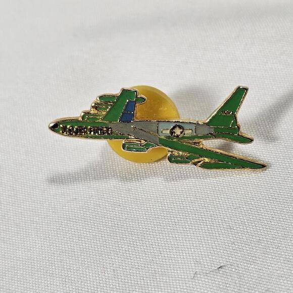 Other - Vintage US Air Force KC-135 Stratotanker Military Aviation Hat Lapel Pin